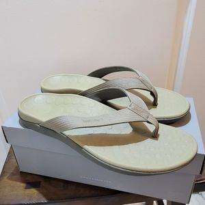 NIB Vionic Men's Wave Flip-Flop/Thong Sandals